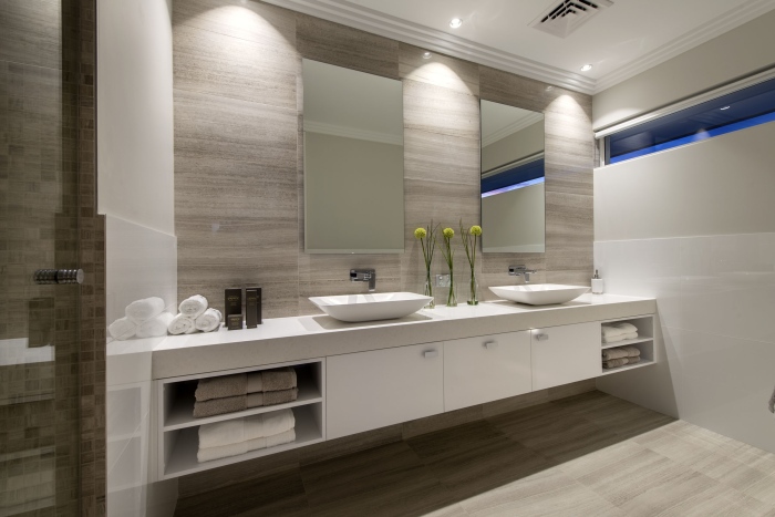 Modern-bathroom-interior-Romano-crescent-residence-with-cool-coastal-setting-in-Etesian-Australia