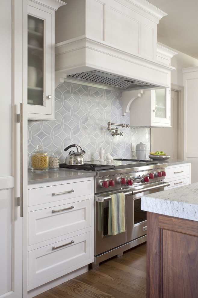Transitional-Kitchen-with-patterned-glass-tiles-back-splash