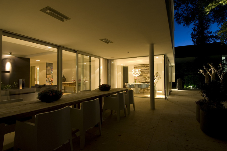 outdoor  dining area of the modern home