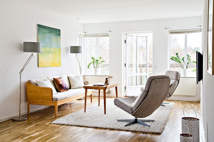 White-modern-lounge-design