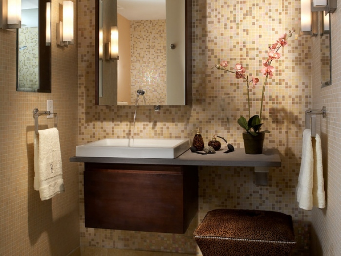 The beautiful mosaic ceramic tiles makes this design very inviting