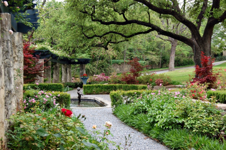 Garden paints an irresistible idyllic retreat 