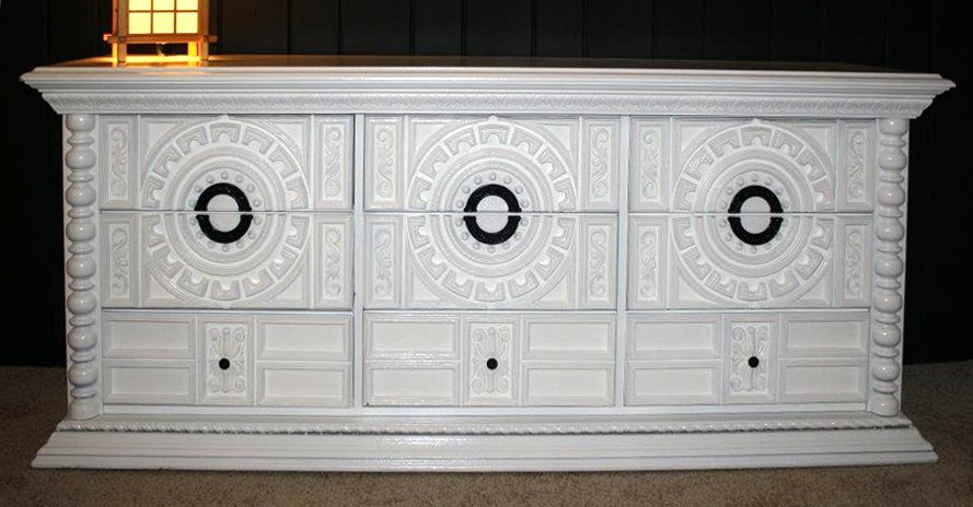 Thischest of drawer will work wonders in both modern and vintage décors