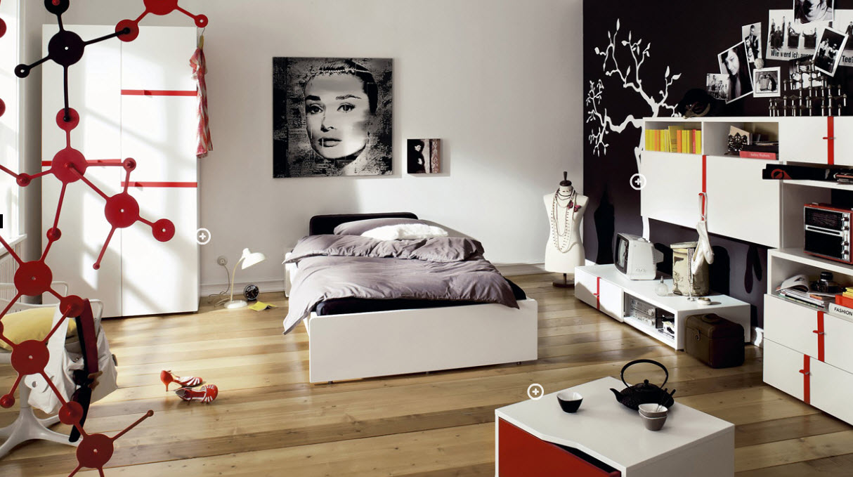 Black and white bedroom 
