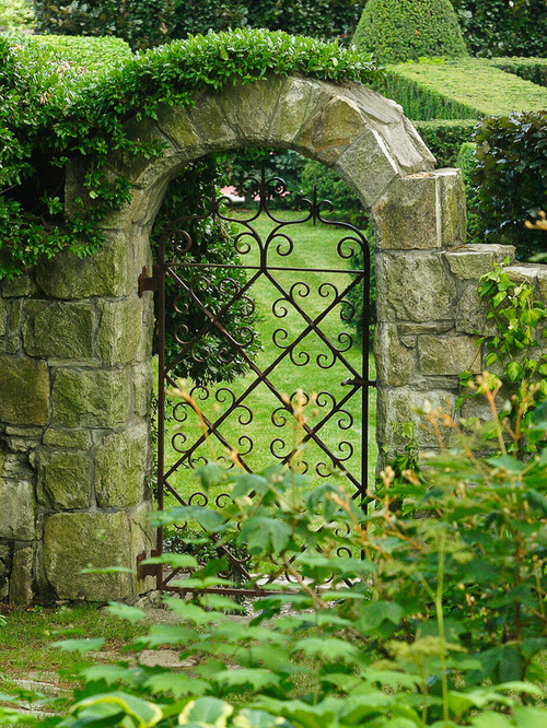 Wrought iron garden gates pictures