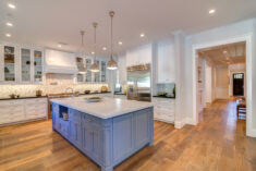 Cape Cod Traditional – Transitional – Kitchen – Los Angeles