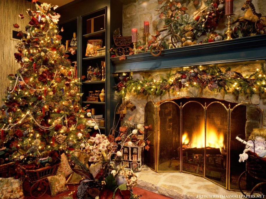 Wonderful Traditional Christmas Tree Decoration